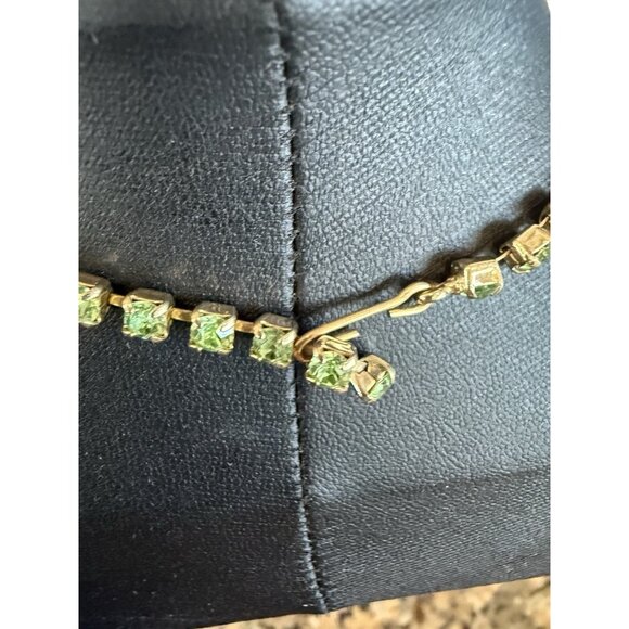 Vintage Gold Tone Green Glass Rhinestone Necklace Bracelet & Clip Earrings - Picture 8 of 12
